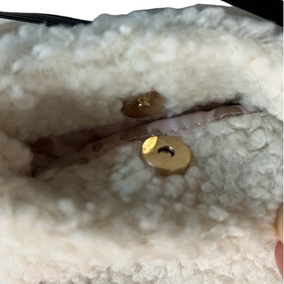 Kedzie Fireside Collection Smartphone Crossbody Purse Bag Pouch Sherpa - Picture 10 of 12